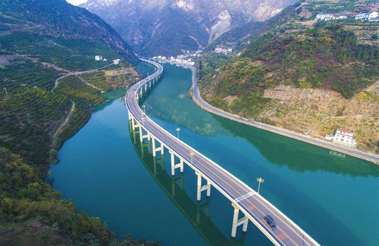 мост - инженерное чудо в китайской провинции